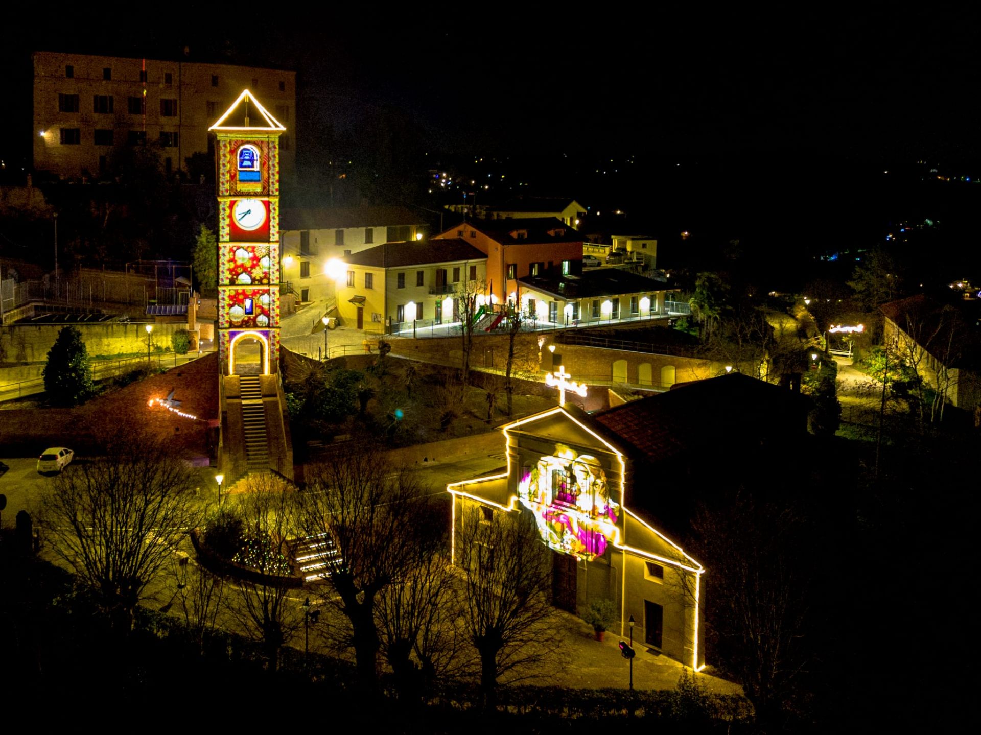 vista su centro storico con drone